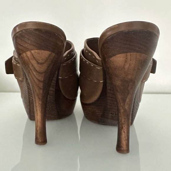 Gucci Platform Leather Heels - Picture 3 of 5